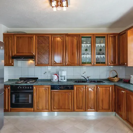 Stunning In With Kitchen Holiday home