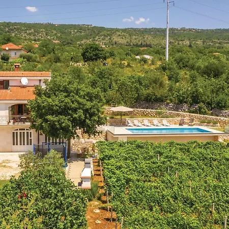 Stunning In With Kitchen * Imotski