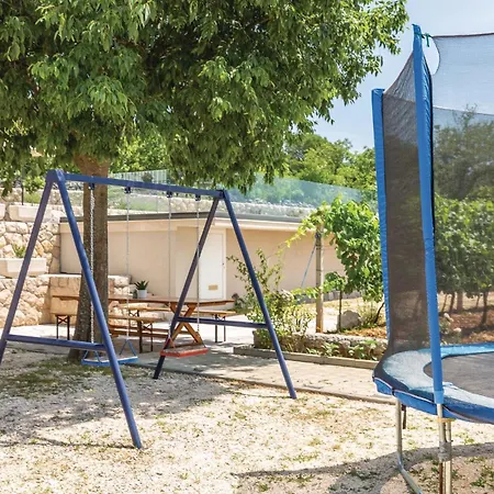 With Outdoor Swimming Pool 320 بيت للعطل